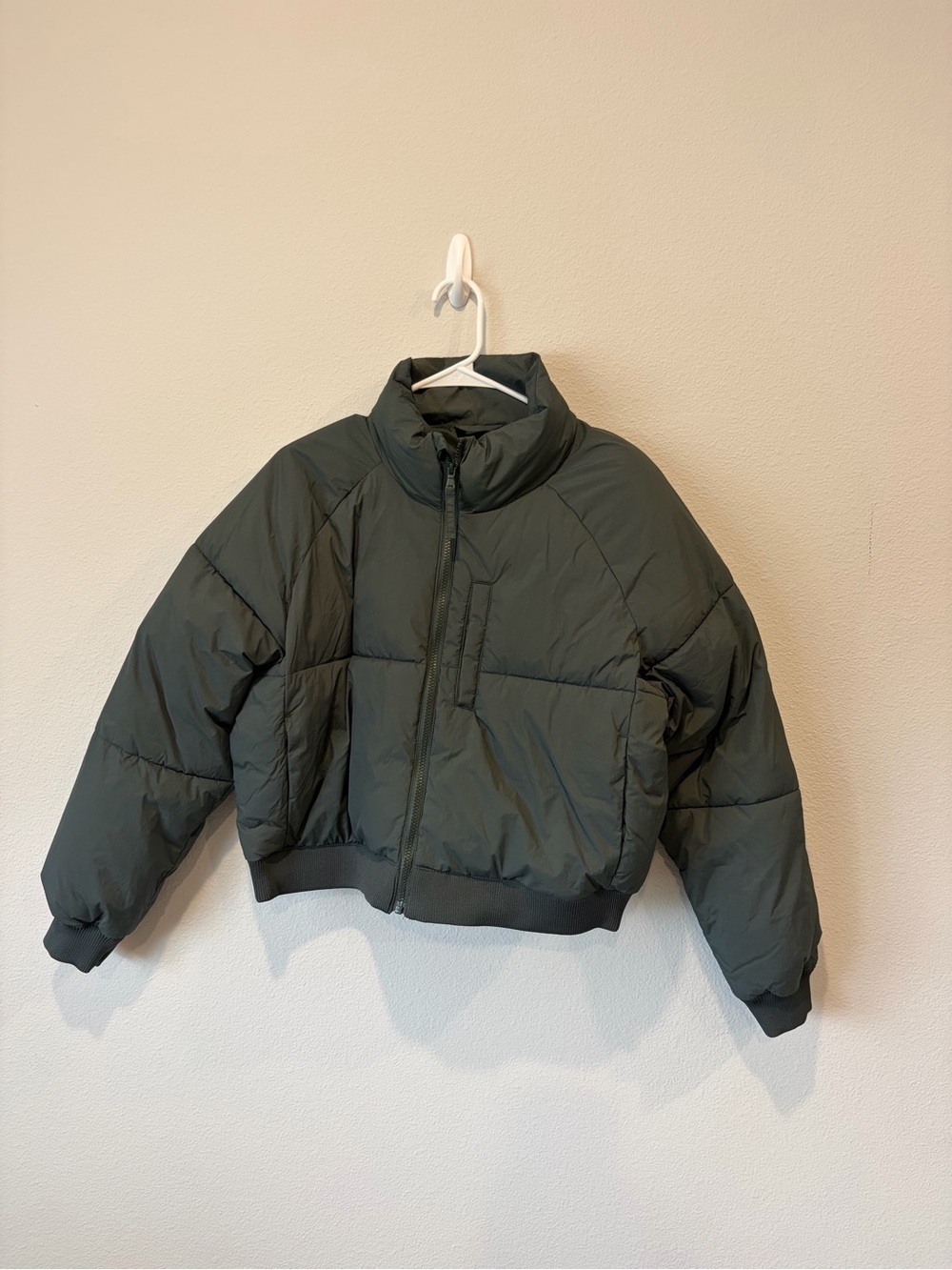 Old navy cropped puffer jacket